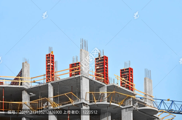 建筑工地具有折疊機構(gòu)的混凝土模板