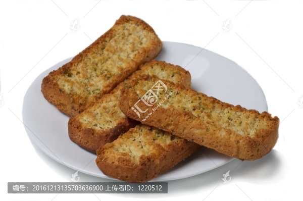 盤子上的餅干。