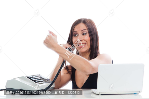 帶著舊手機的秘書女孩
