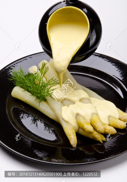 蘆筍；火腿和荷蘭醬