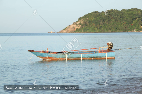 老漁船村民。