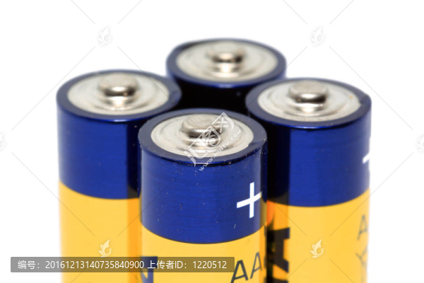 白色背景電池