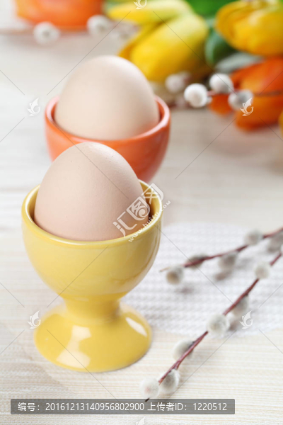 橙色的雞蛋黃eggcups