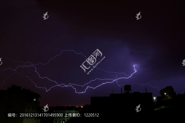 錫蒂夜間閃電襲擊