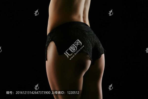 女人的底黑色短褲