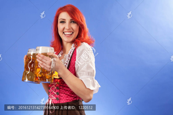 啤酒節(jié)啤酒女微笑