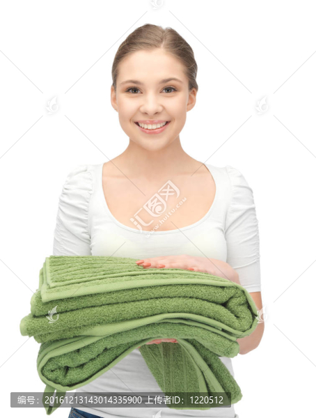 可愛的帶毛巾的家庭主婦