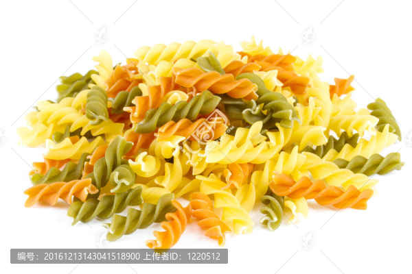 煮過的面食螺絲粉不同的顏色；白色背景