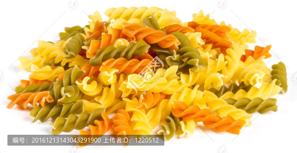 煮過(guò)的面食螺絲粉不同的顏色；白色背景