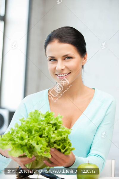 廚房里的美女