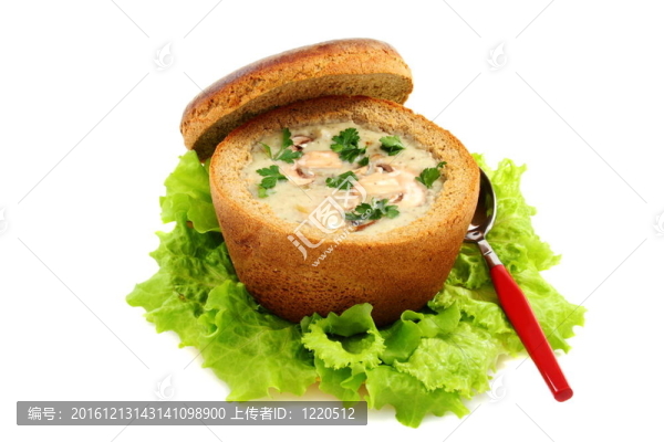 蘑菇土豆湯。