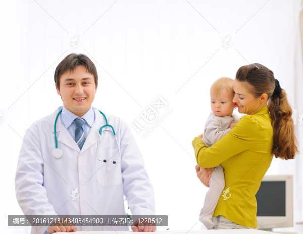 兒科醫(yī)生與母親的嬰兒畫像