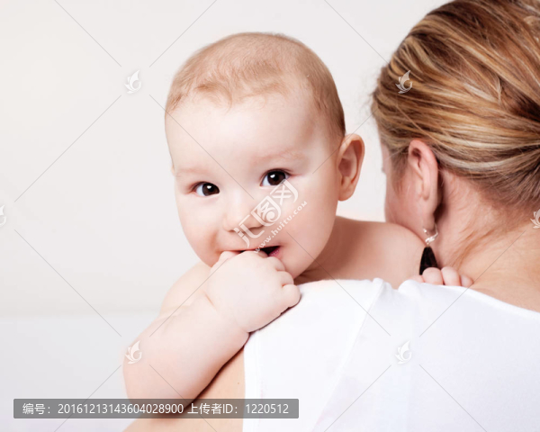 母親和嬰兒