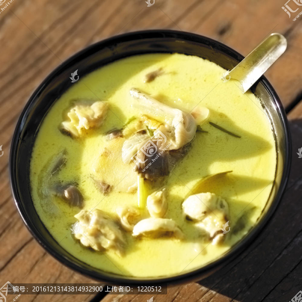Tom,Kha,Gai,-泰國傳統(tǒng)雞湯和椰奶。極淺景深。廣場組成。