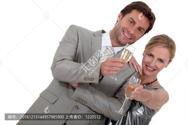 夫妻喝香檳