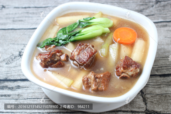 排骨燉青菜