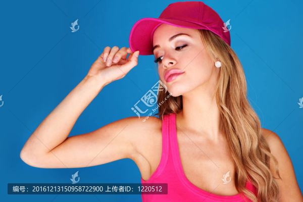 時髦的年輕女孩