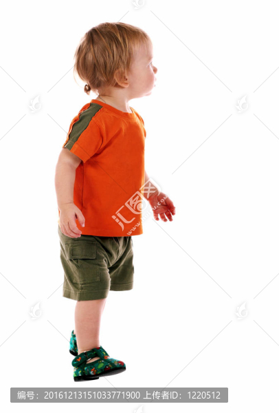 小男孩孤立