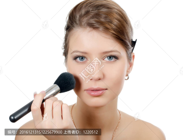 年輕漂亮的女孩自然化妝
