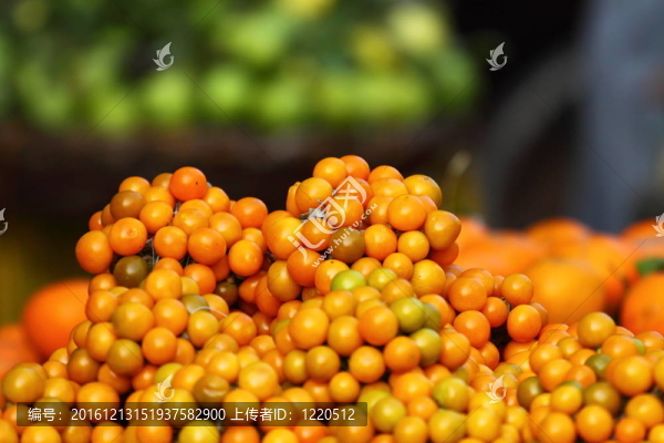 蔬菜市場(chǎng)上的各種水果。印度