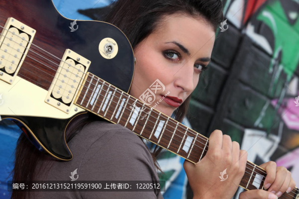 女吉他手