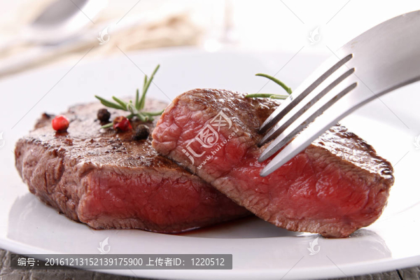 牛排和蔬菜