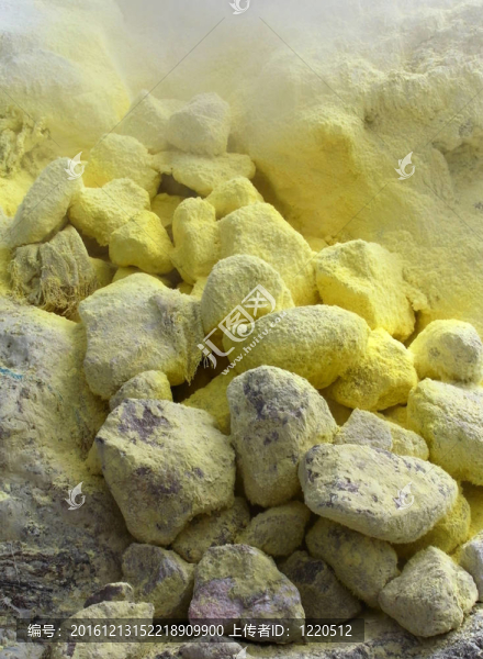 黃色硫磺石；火山