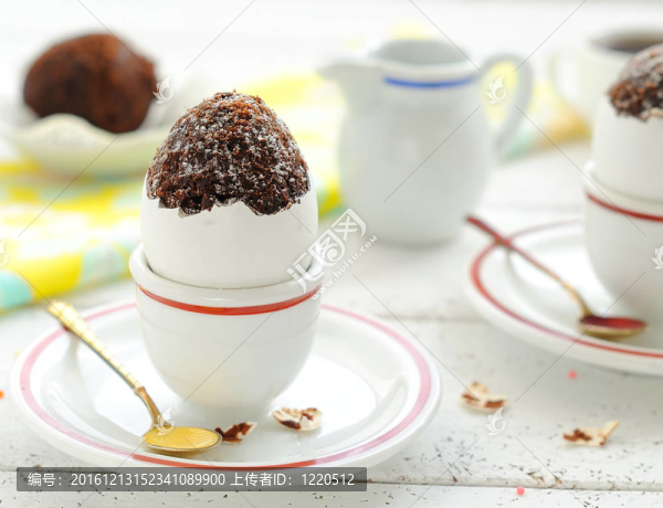 在eggshe復(fù)活節(jié)巧克力餅干