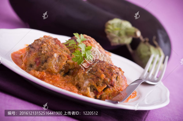 茄子肉丸子。