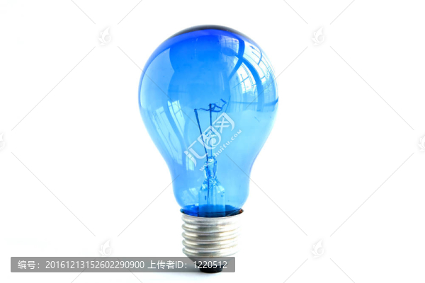 白光背景下的燈泡。