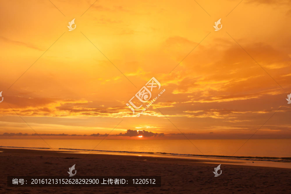 海灘上的落日