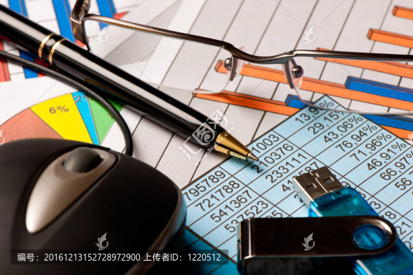 商業(yè)結(jié)果打印在紙上的概念圖