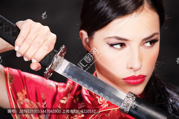 女人和武士刀/劍