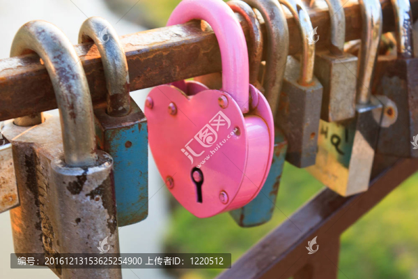 以心靈的形式鎖住