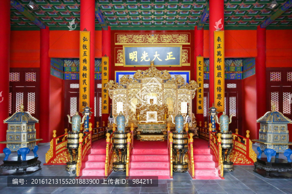 龍椅