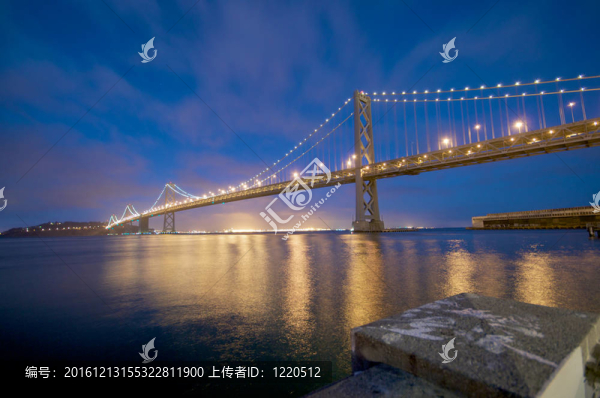 晚上舊金山海灣大橋
