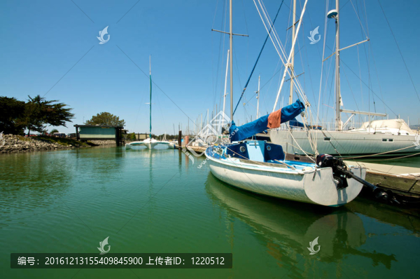 帆船