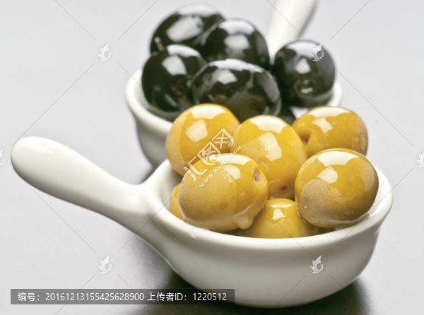 黑橄欖綠