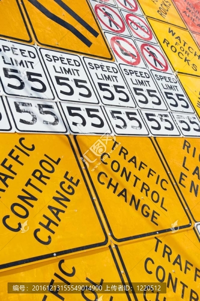 道路警示標(biāo)志墻