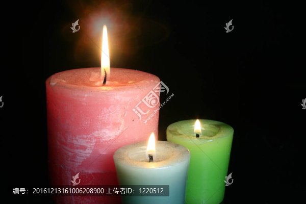 明亮的燭光