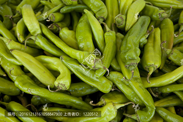 大團(tuán)綠辣椒