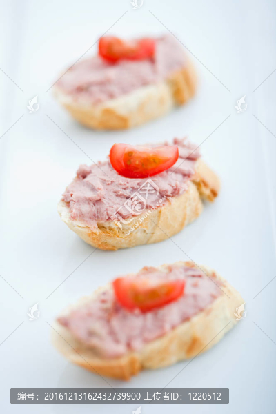 肝和蘋果醬面包片