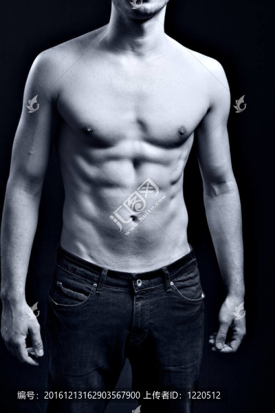 男子與性感肌肉撕裂ABS