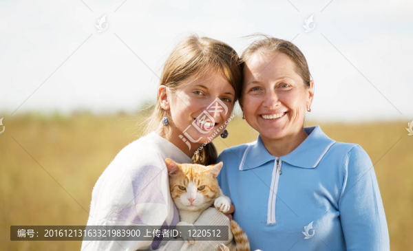 母親與十幾歲的女兒