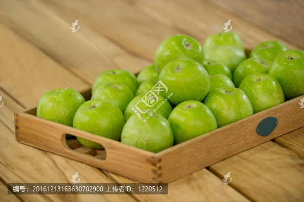 剛收獲的蘋果