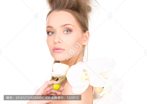 美麗的女人與白色的花