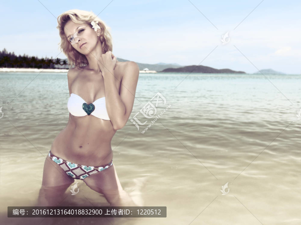 海灘上的女人