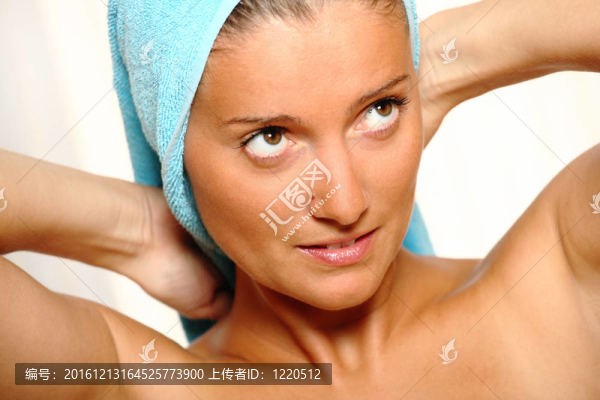 一個(gè)年輕的女人