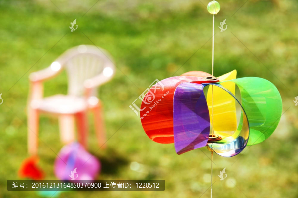 后院的小孩玩具