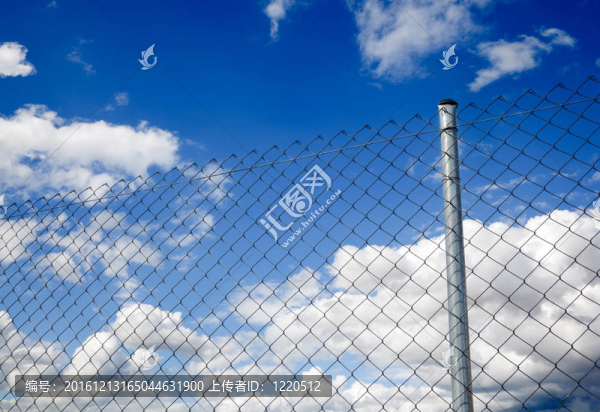 籬笆和天空